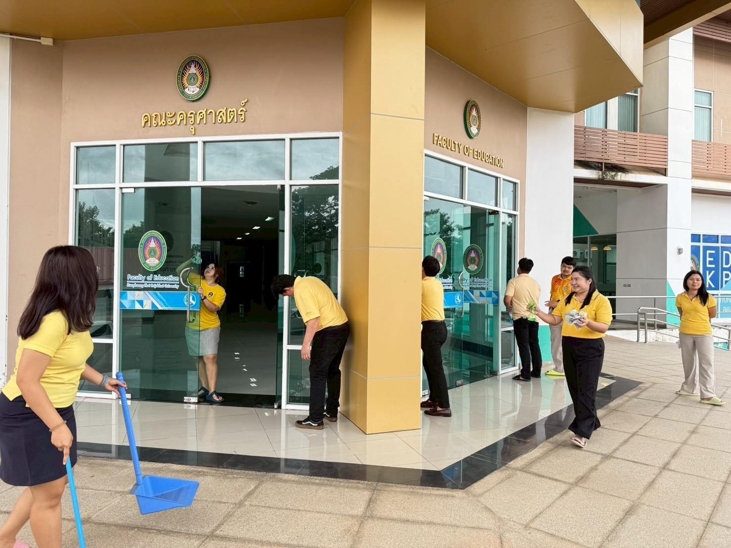 43. กิจกรรมจิตอาสาบำเพ็ญสาธารณะประโยชน์ Big Cleaning Day